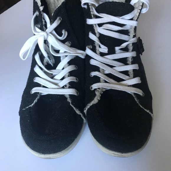Roxy Fur Lined Zipper High Tops - Picture 2 of 6
